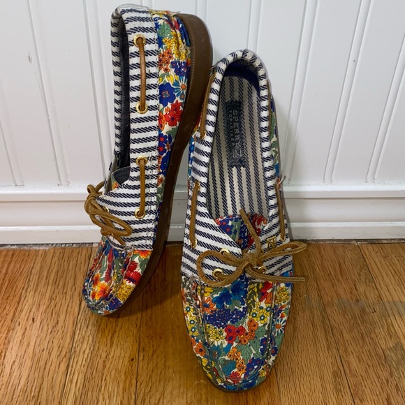 SPERRY - Women’s CANVAS FLORAL TOP SIDER SHOES - Worn 2-3 times - GUC - Size 9 M - Picture 2 of 9
